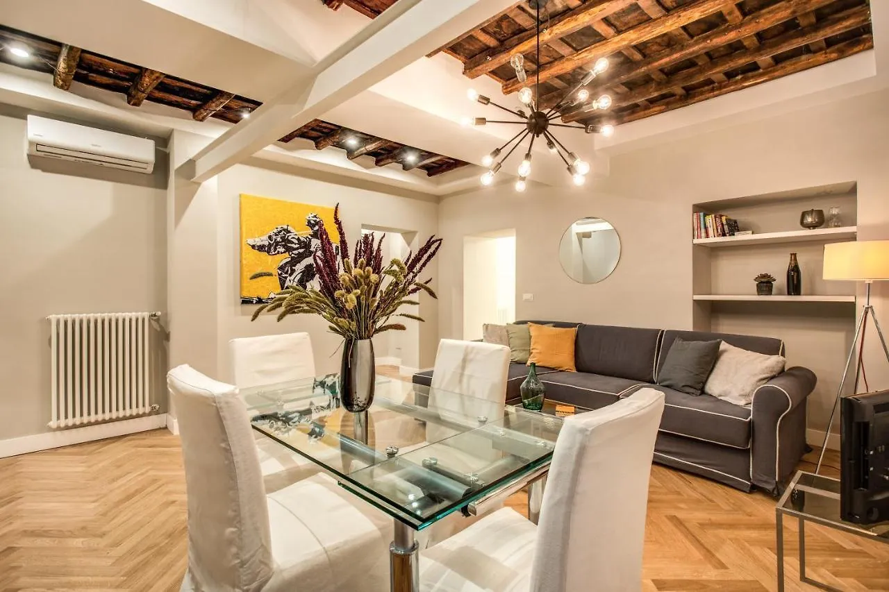 Trevi Fountain Superior 3 Bdr Apartment Roma