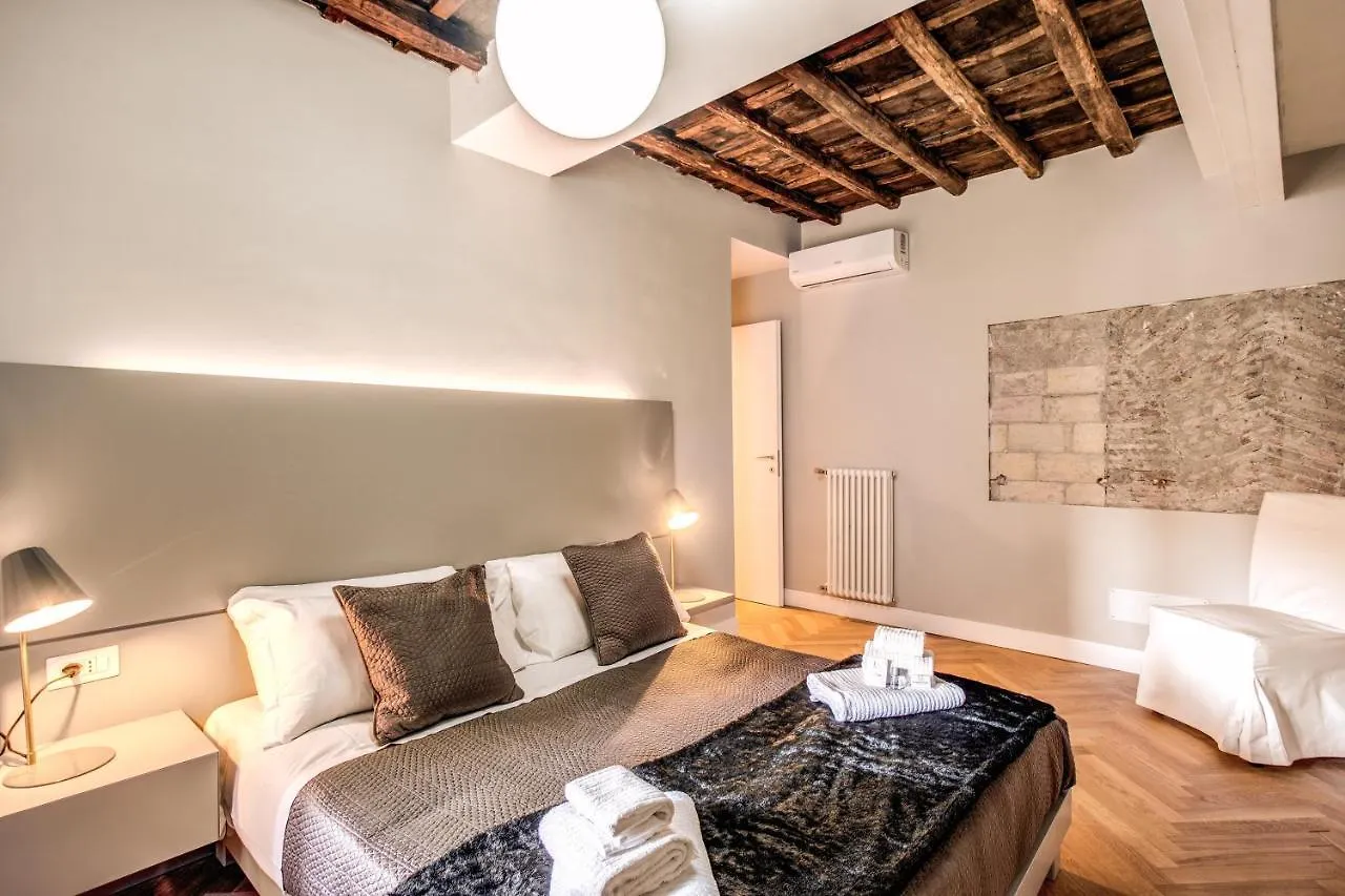 Trevi Fountain Superior 3 Bdr Apartment Roma